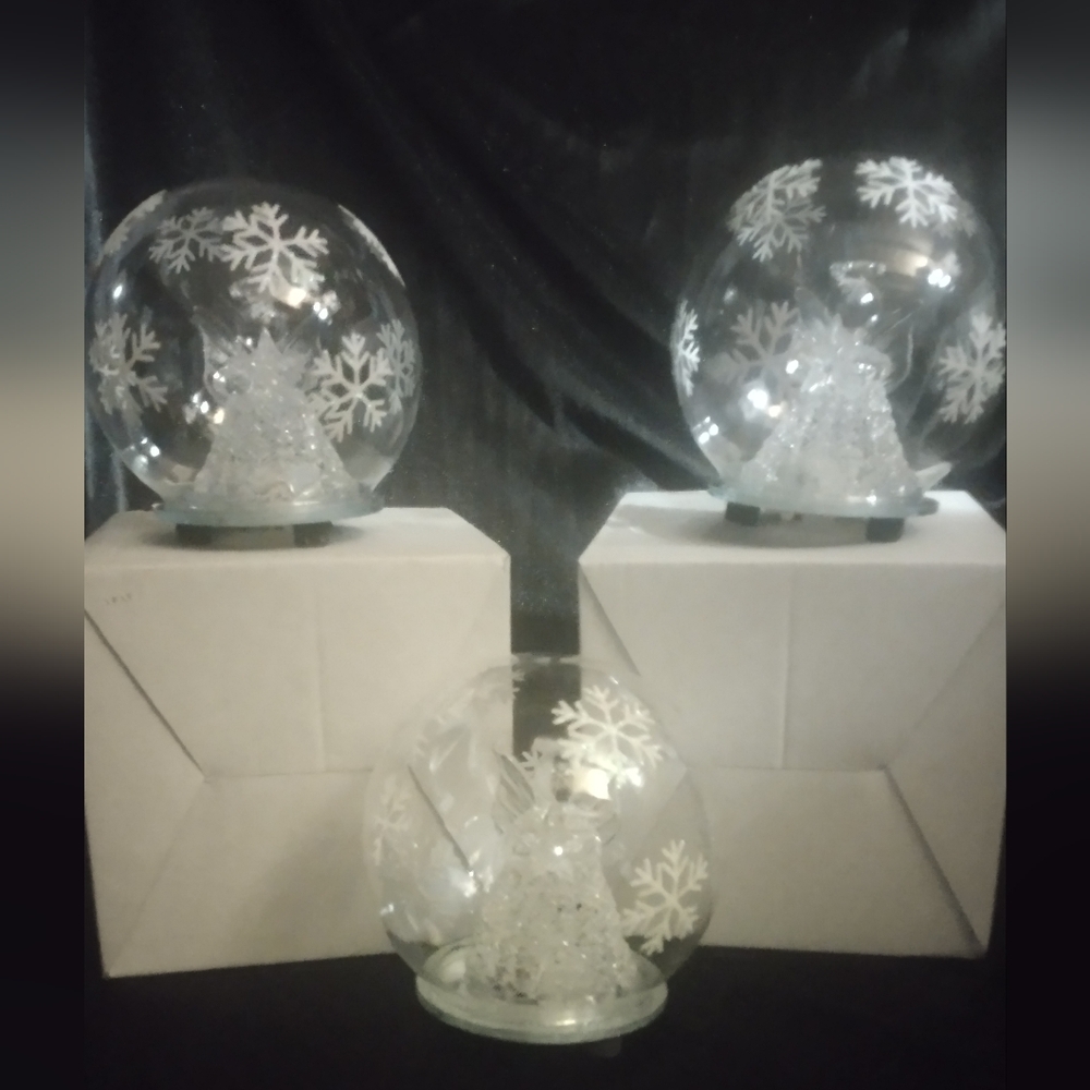 Angel Snowball - Picture 2 of 4